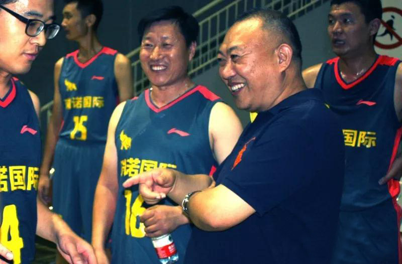 沃尔沃&济南天业篮球友情赛美满胜利